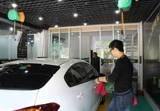 10元搶購超值車用玻璃水，高效去污護玻璃！